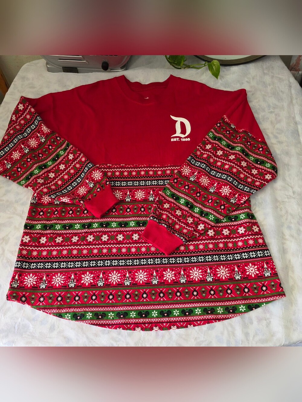 DISNEY Disneyland Christmas Holiday Spirit Jersey Long Sleeve Size Adult Large